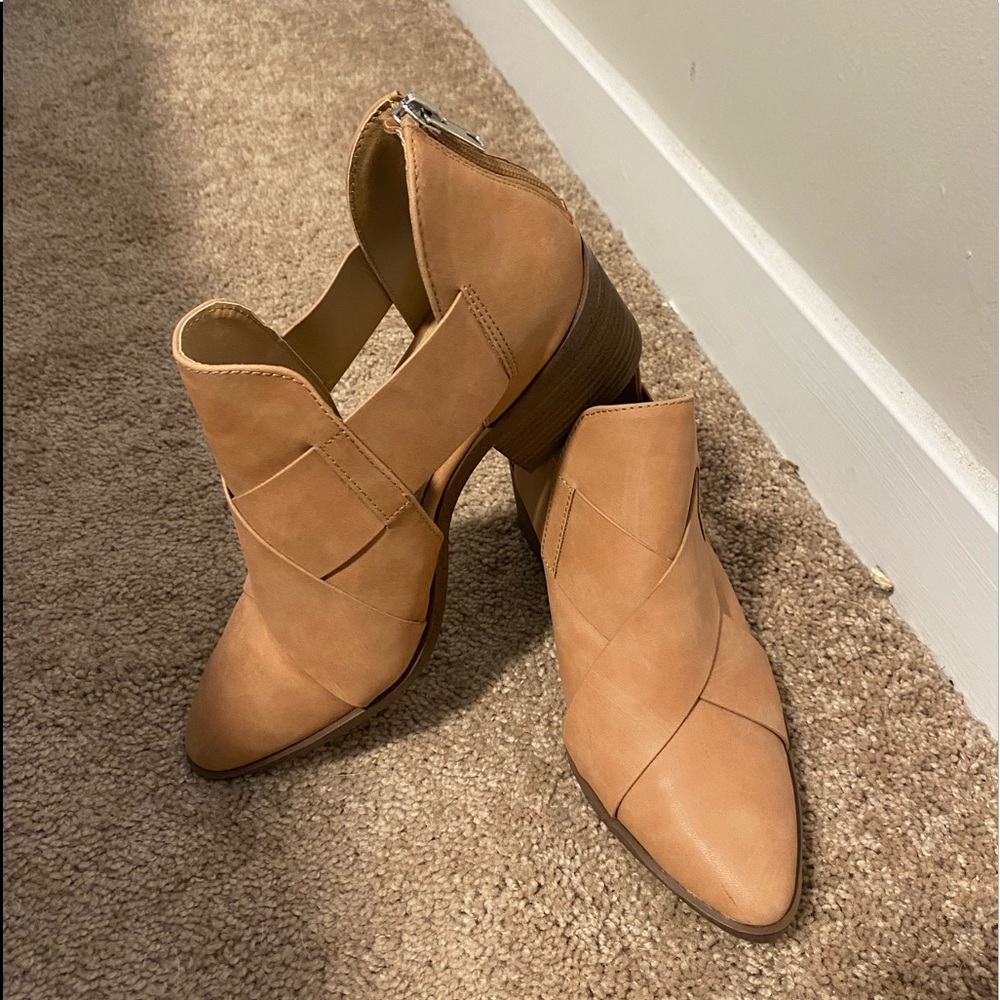 women’s ankle boots brand new w tags!